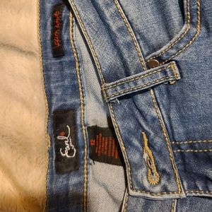 Earl Jeans